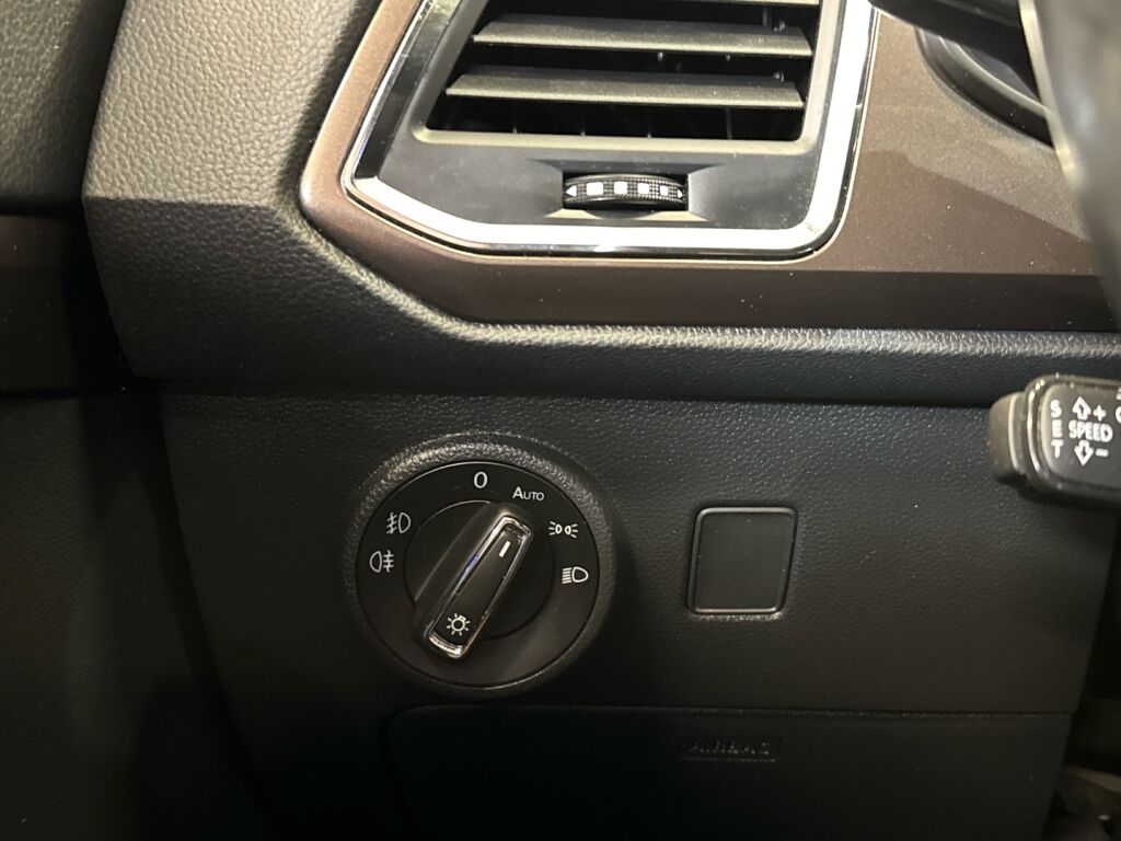 Seat Ateca 2017 Ruskea (beige)