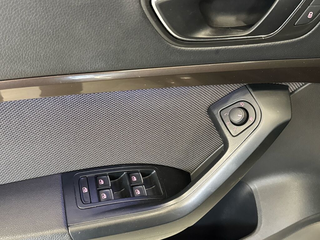 Seat Ateca 2017 Ruskea (beige)