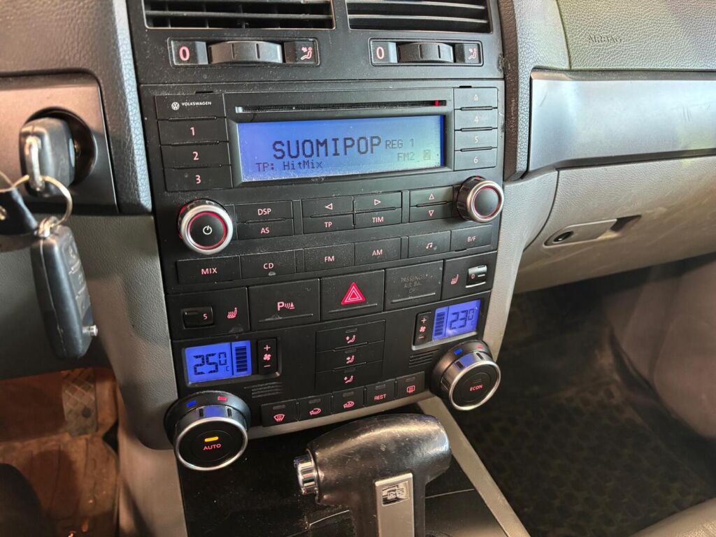 Volkswagen Touareg 2007 Musta