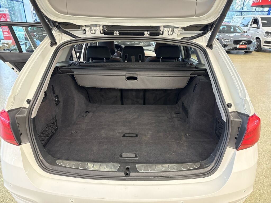 BMW 318 2017 Valkoinen