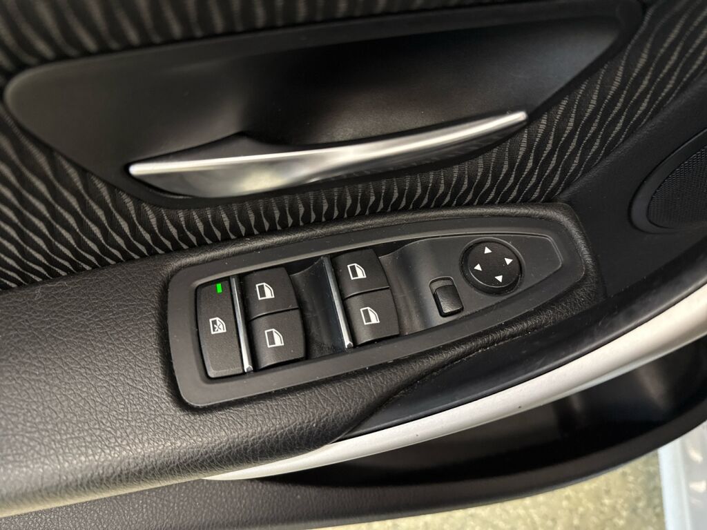 BMW 318 2017 Valkoinen