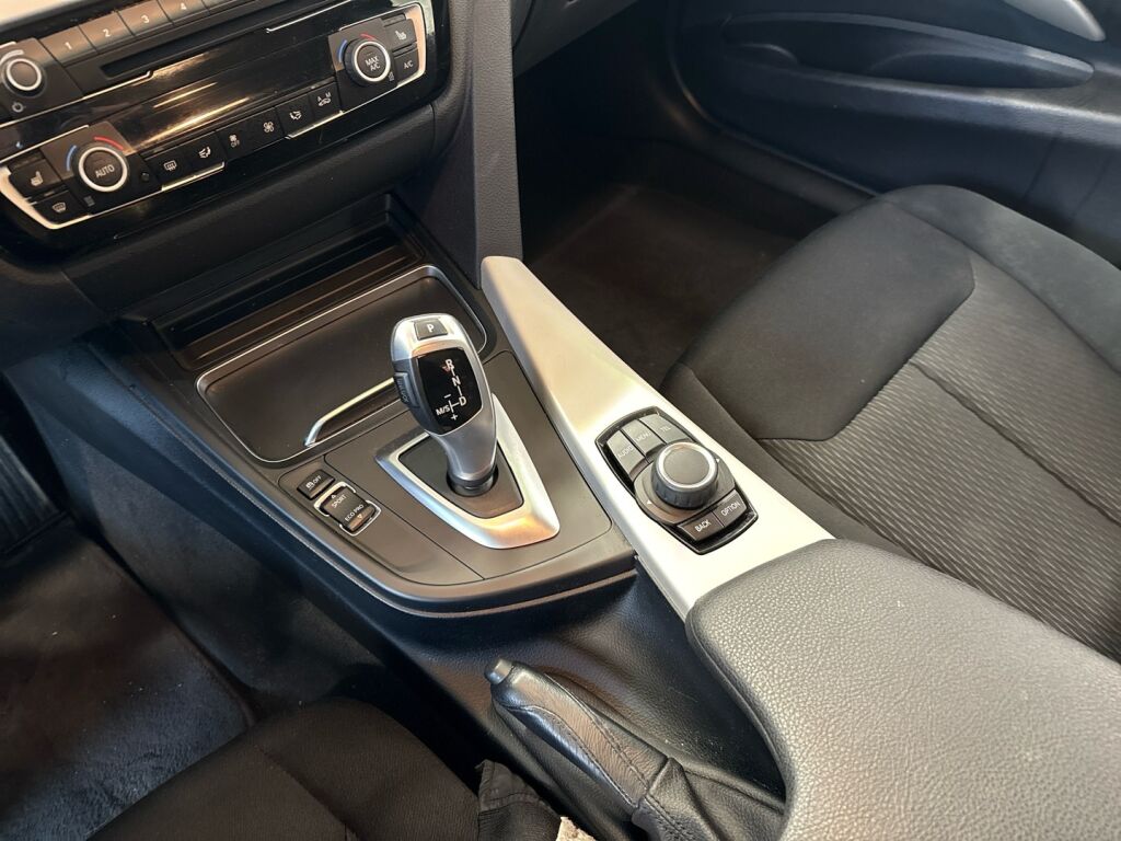 BMW 318 2017 Valkoinen