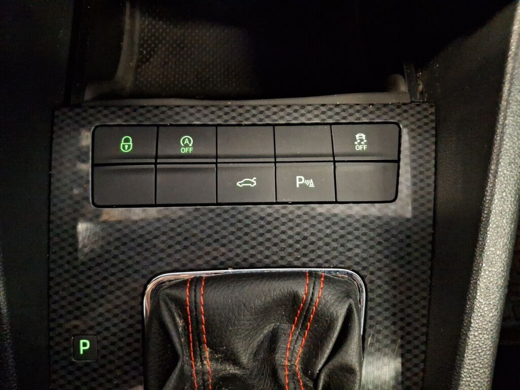 Skoda Octavia 2017 Musta