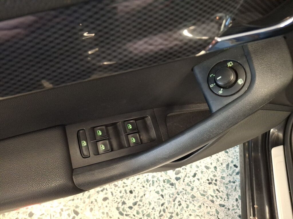 Skoda Octavia 2017 Musta