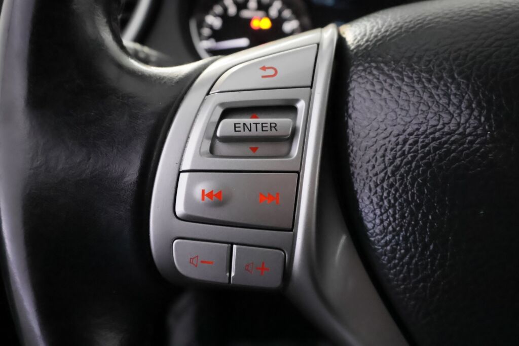 Nissan Qashqai 2016 Ruskea (beige)