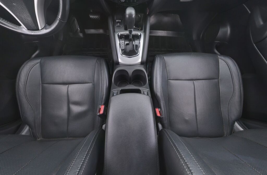 Nissan Qashqai 2016 Ruskea (beige)