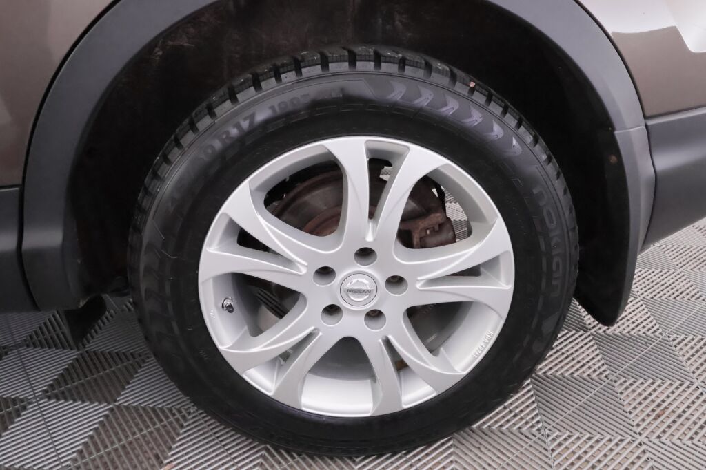 Nissan Qashqai 2016 Ruskea (beige)