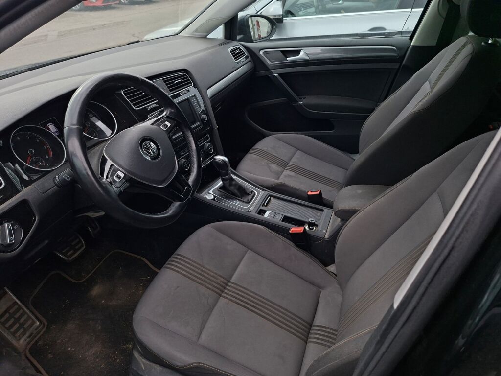 Volkswagen Golf 2017 Musta