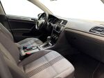 Volkswagen Golf 2017 Musta
