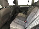 Volkswagen Golf 2017 Musta