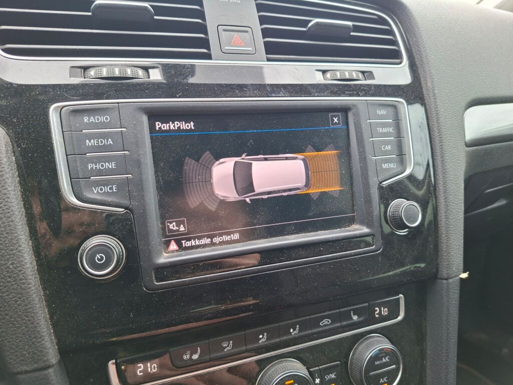 Volkswagen Golf 2017 Musta