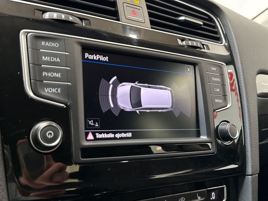 Volkswagen Golf 2017 Musta
