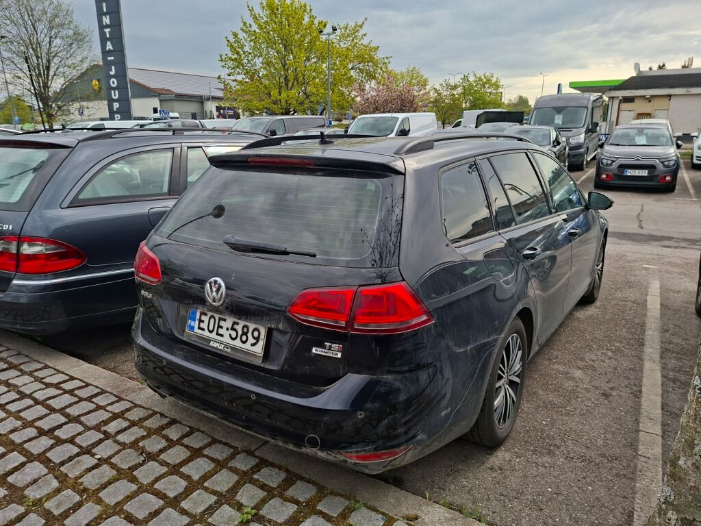 Volkswagen Golf 2017 Musta