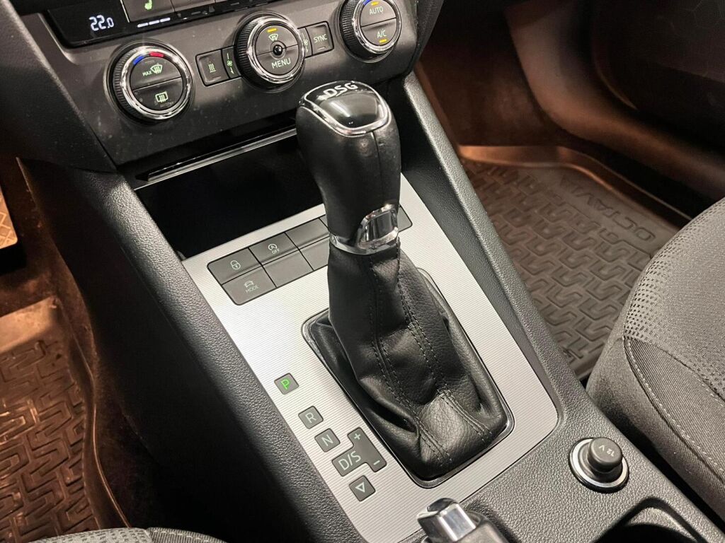 Skoda Octavia 2016 Ruskea (beige)