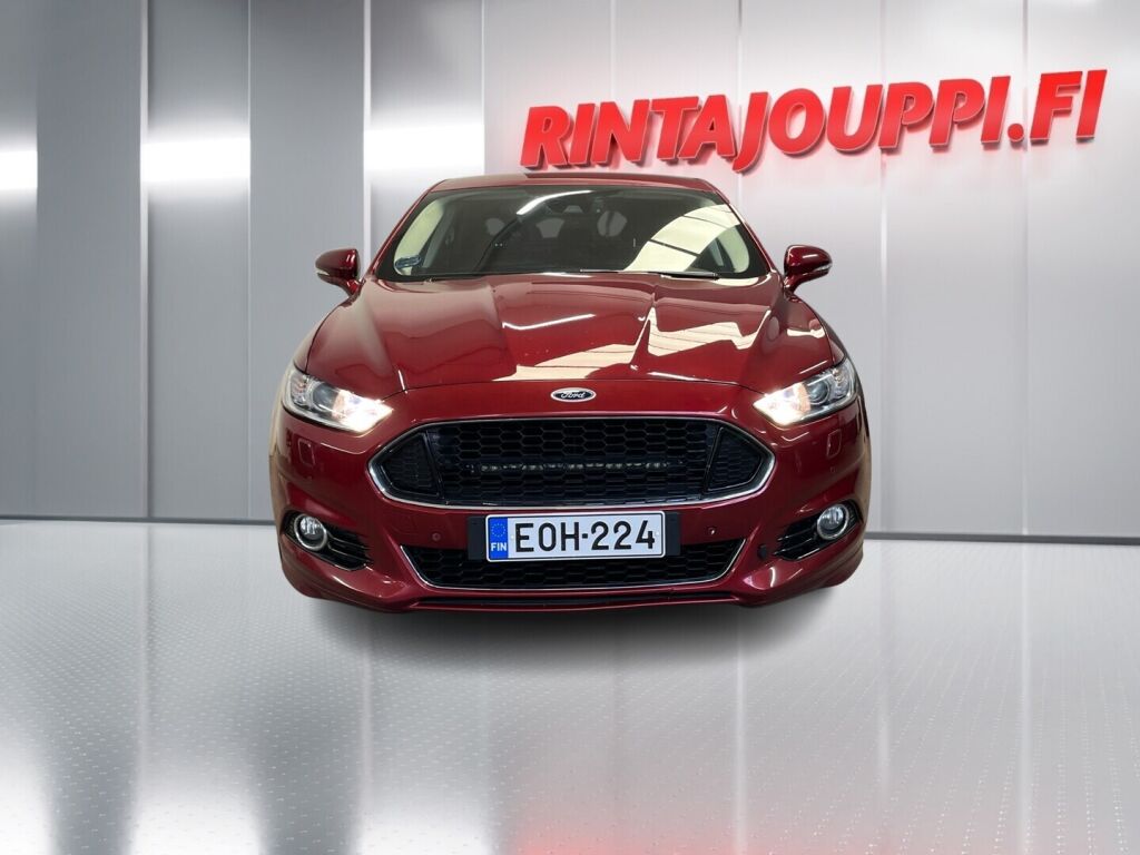 Ford Mondeo 2017 Punainen