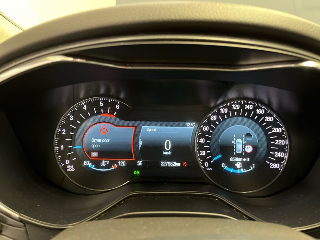 Ford Mondeo 2017 Punainen