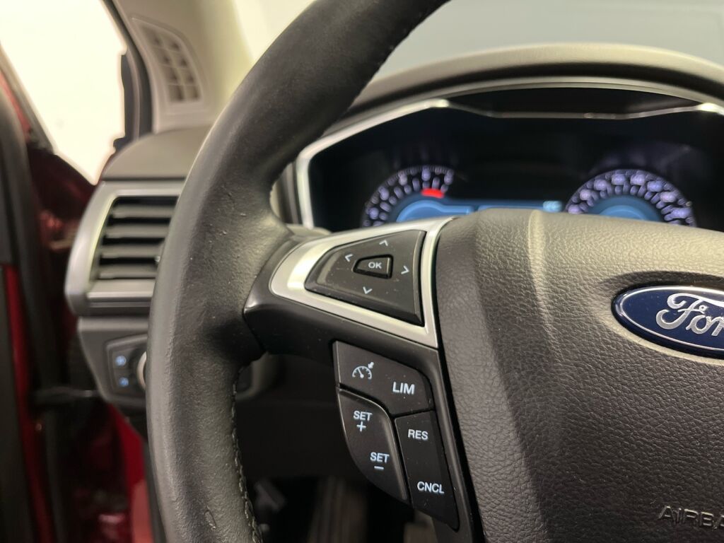 Ford Mondeo 2017 Punainen