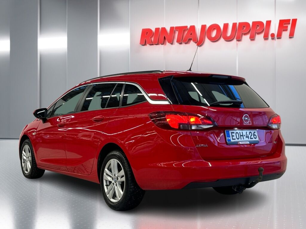 Opel Astra 2016 Punainen