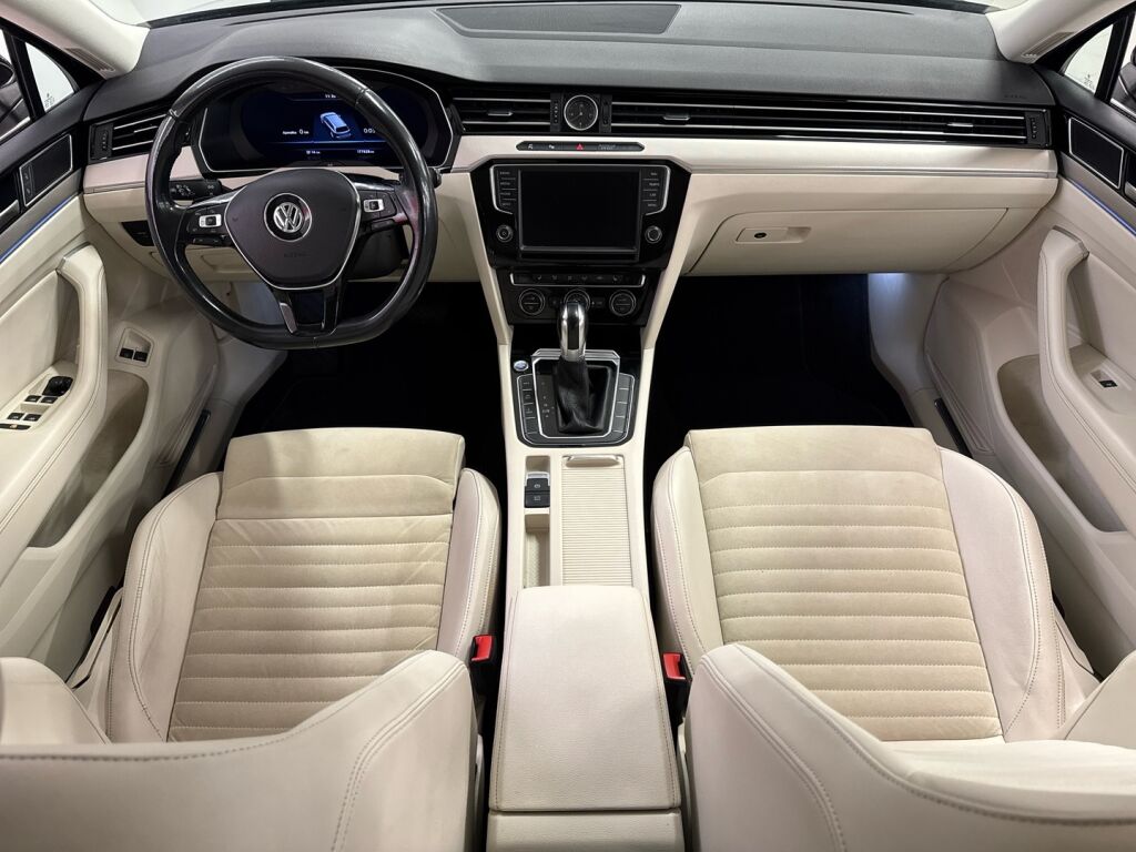 Volkswagen Passat 2017 Musta