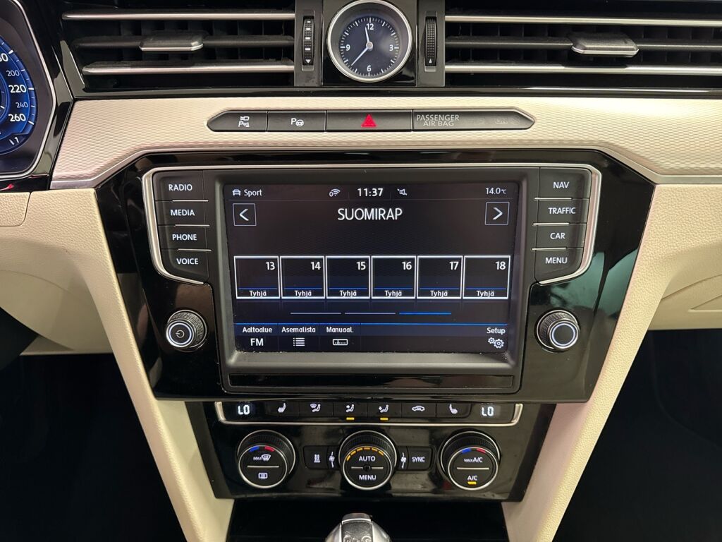 Volkswagen Passat 2017 Musta