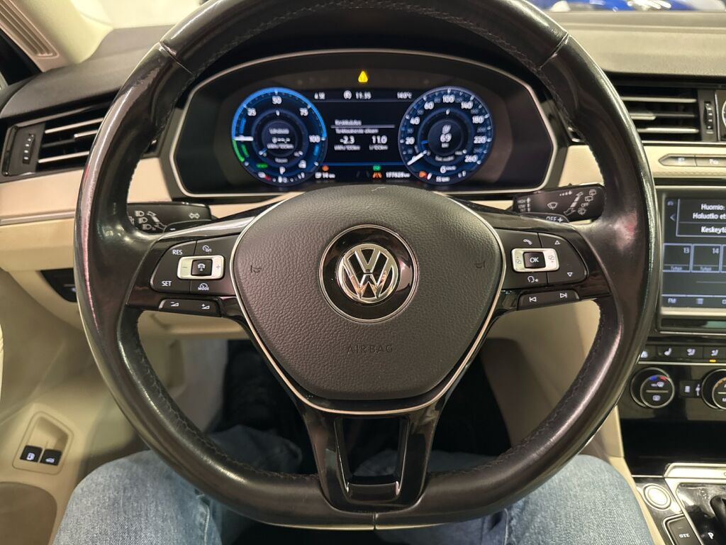 Volkswagen Passat 2017 Musta