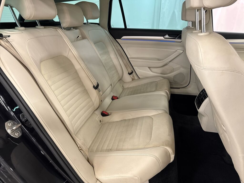 Volkswagen Passat 2017 Musta