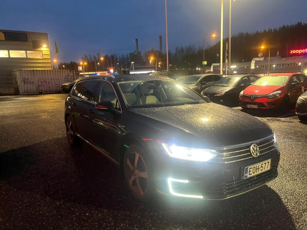 Volkswagen Passat 2017 Musta