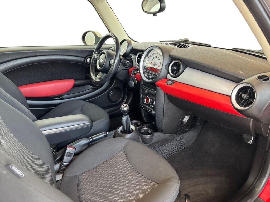 Mini Cooper D 2011 Punainen