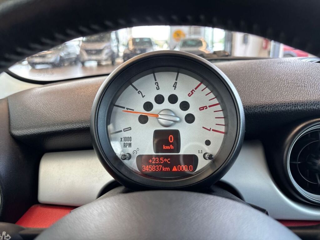 Mini Cooper D 2011 Punainen