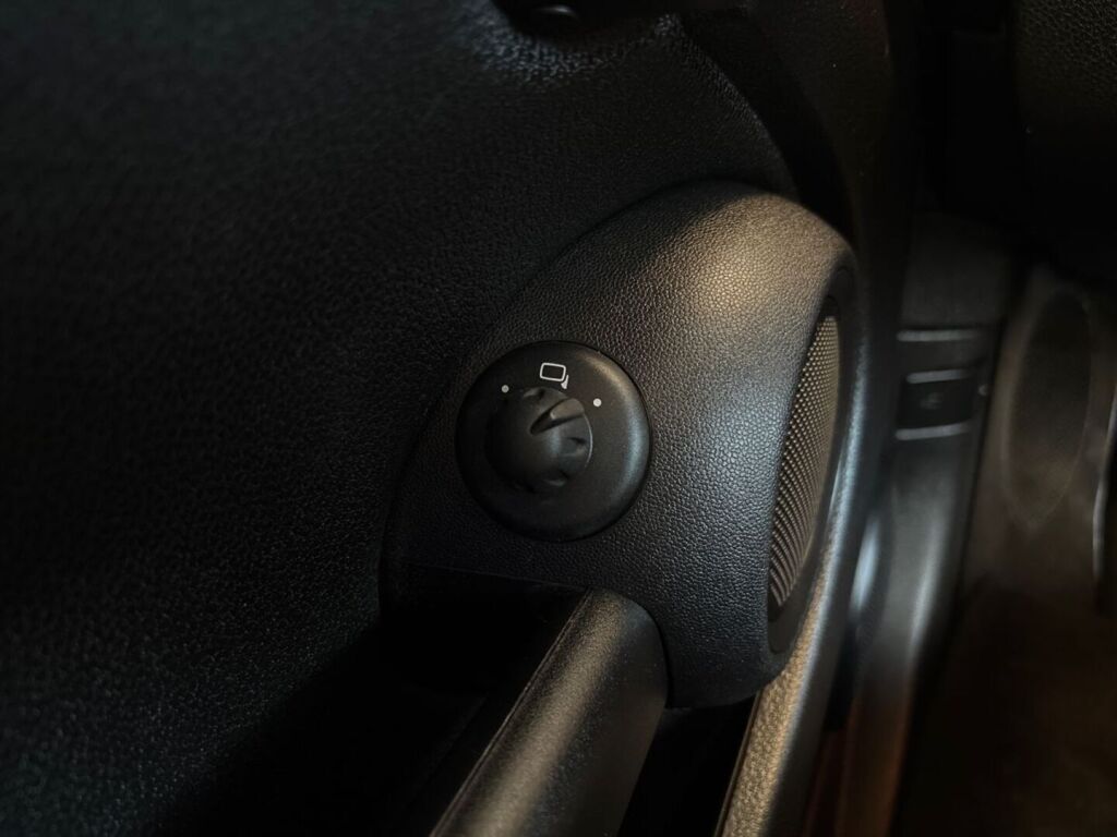 Mini Cooper D 2011 Punainen