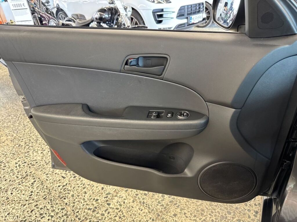 Hyundai i30 2011 Harmaa