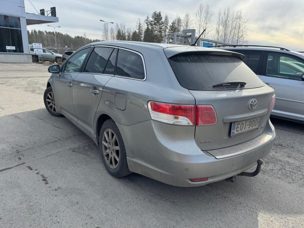 Toyota Avensis 2011 Harmaa