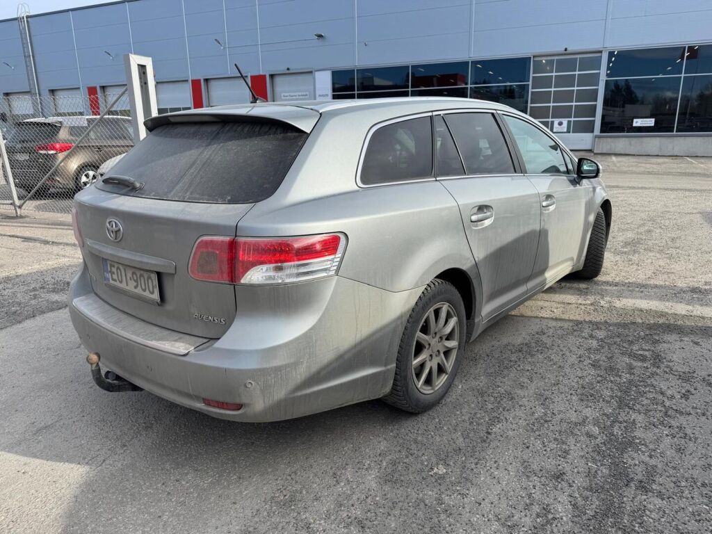 Toyota Avensis 2011 Harmaa