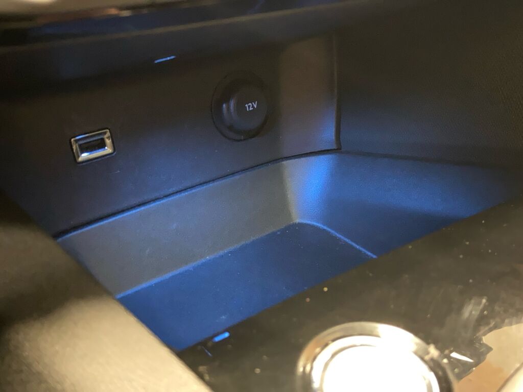 Peugeot 3008 2016 Ruskea (beige)