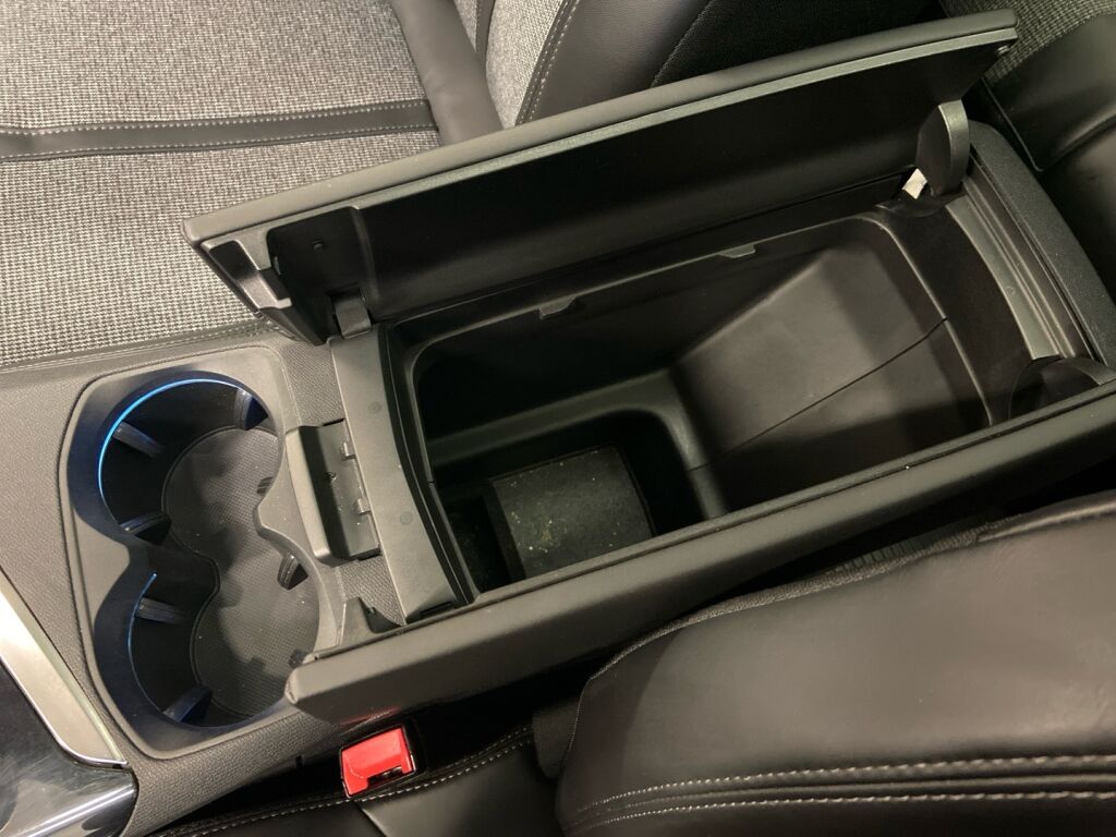 Peugeot 3008 2016 Ruskea (beige)