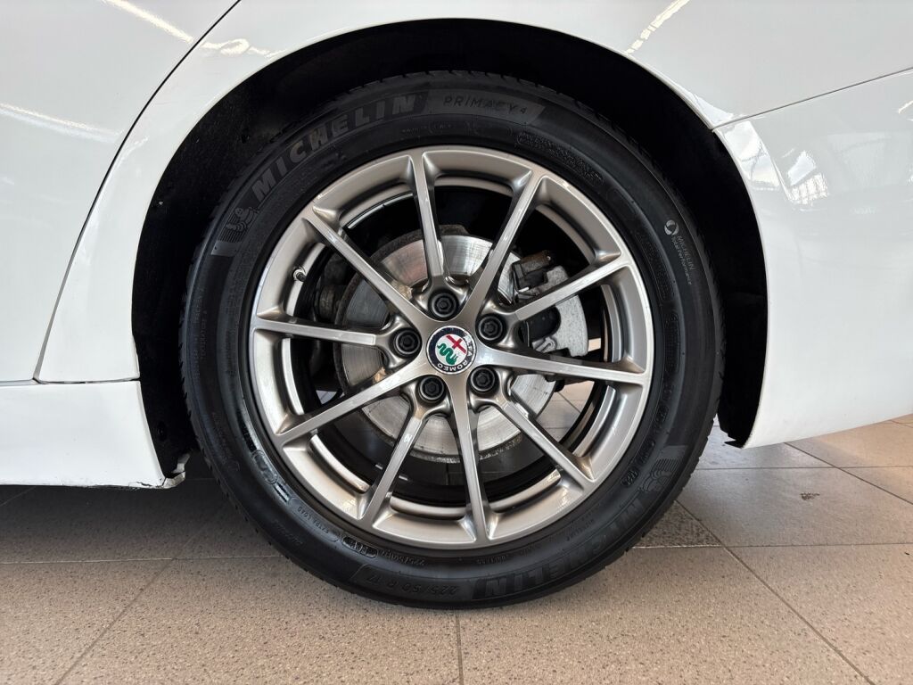 Alfa Romeo Giulia 2017 Valkoinen