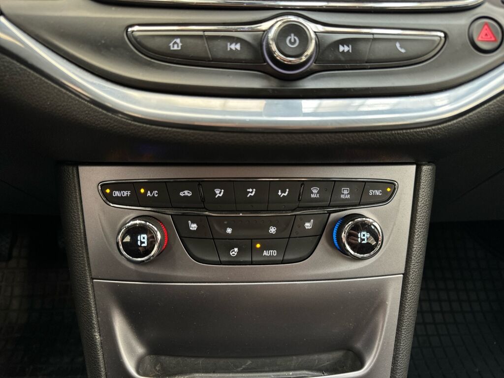 Opel Astra 2017 Punainen