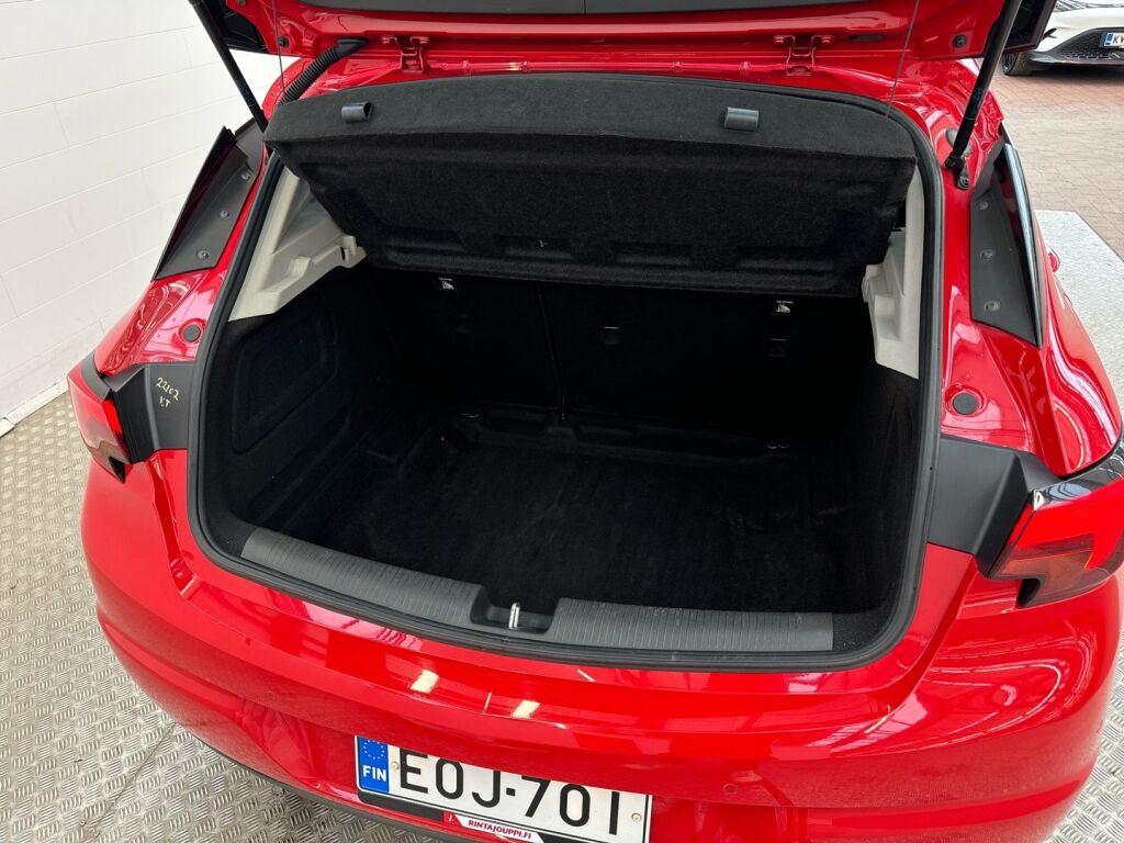 Opel Astra 2017 Punainen