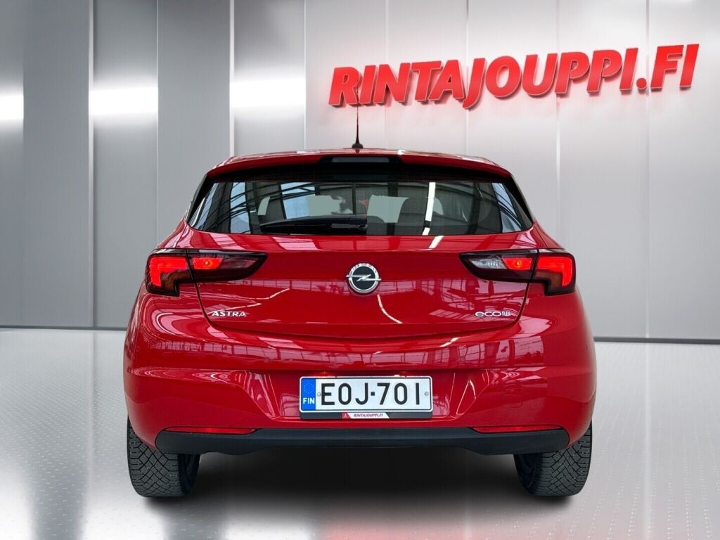 Opel Astra 2017 Punainen