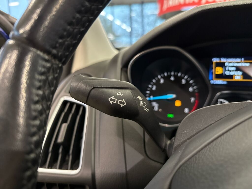 Ford Focus 2017 Sininen