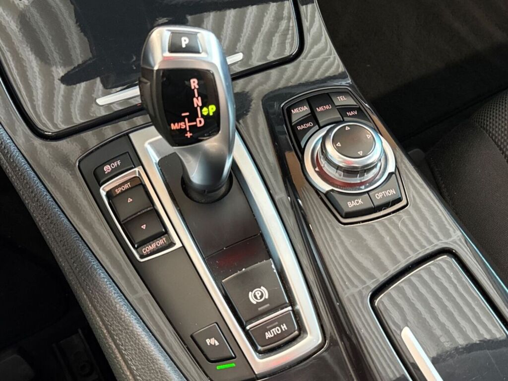 BMW 520 2013 Musta