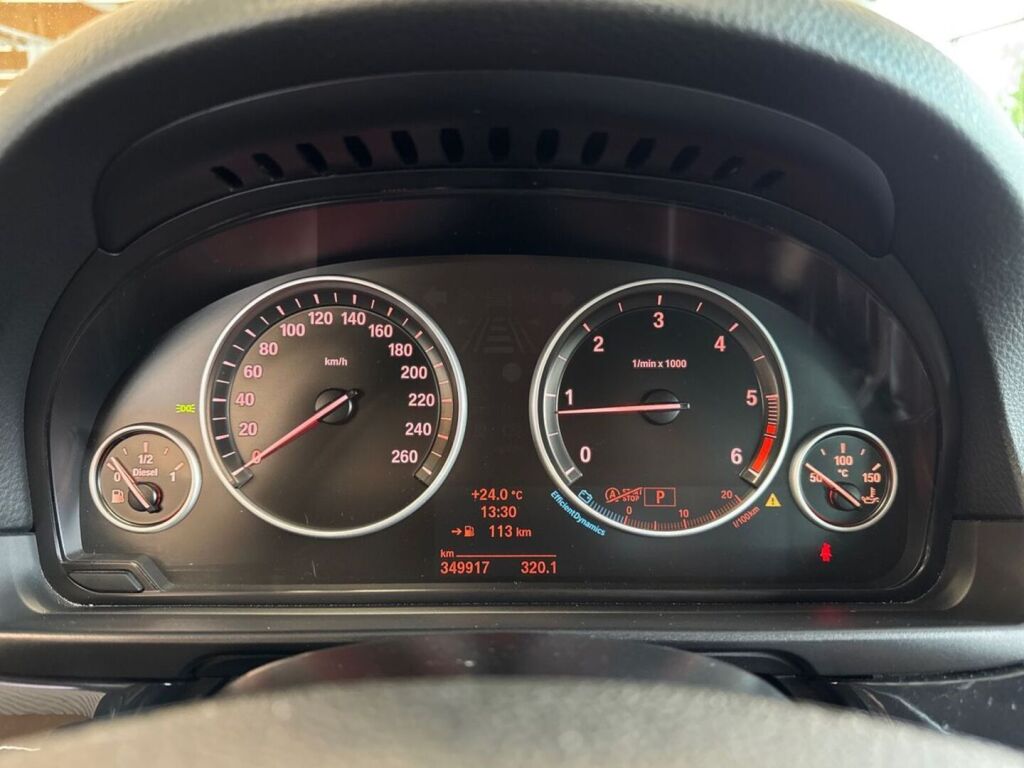 BMW 520 2013 Musta