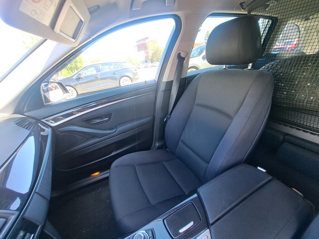 BMW 520 2013 Musta
