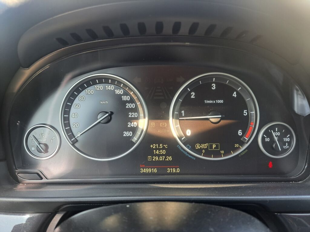 BMW 520 2013 Musta