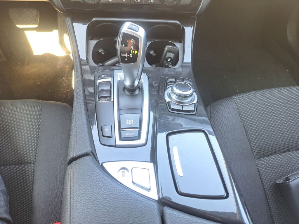 BMW 520 2013 Musta