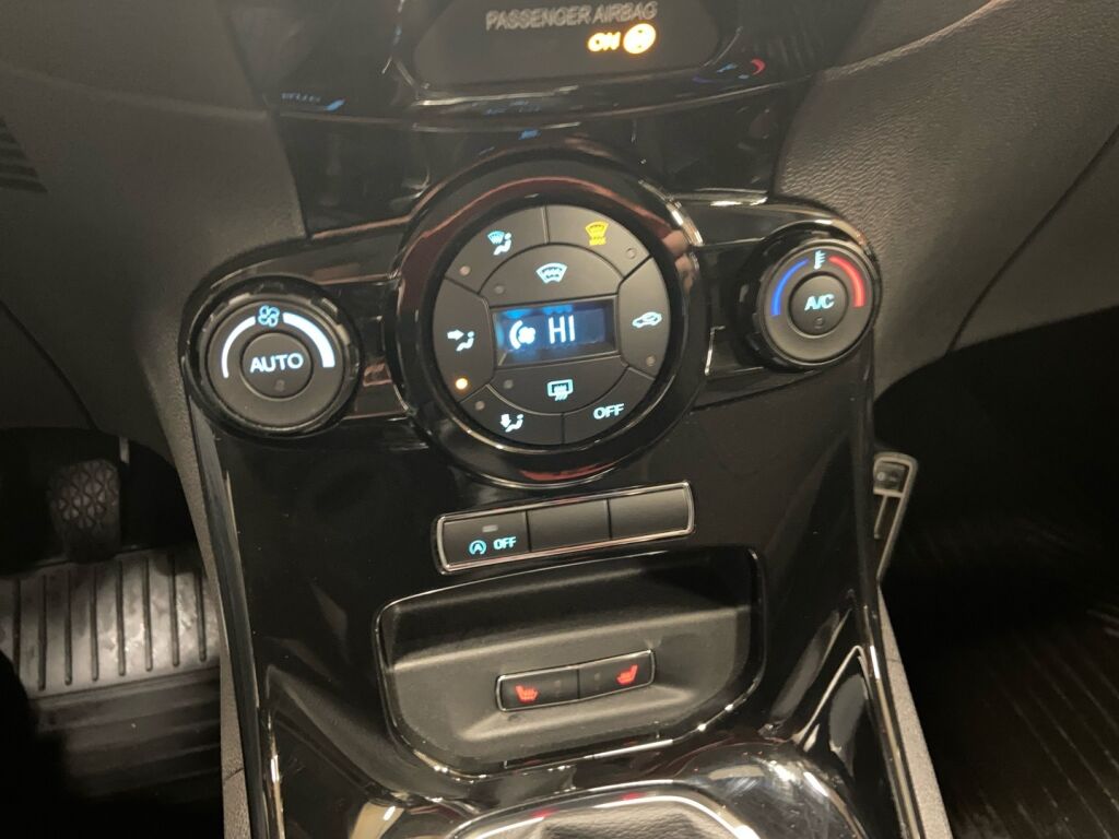 Ford Fiesta 2017 Musta