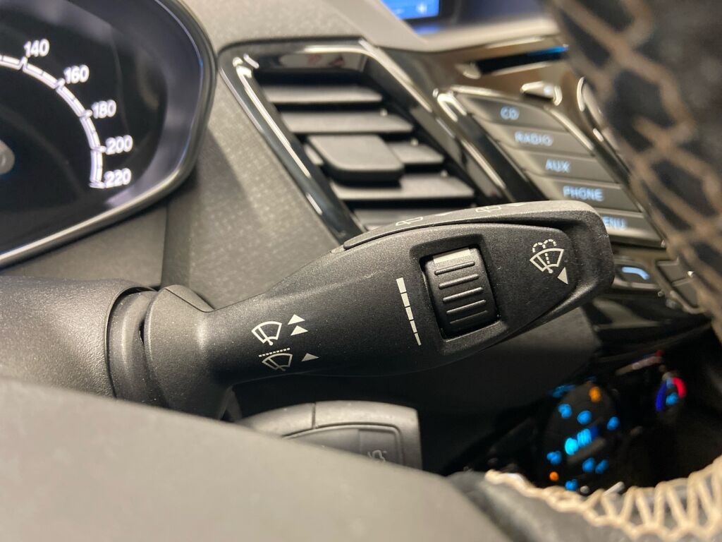 Ford Fiesta 2017 Musta