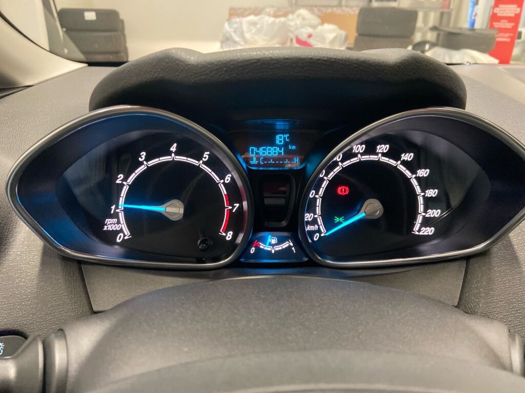 Ford Fiesta 2017 Musta