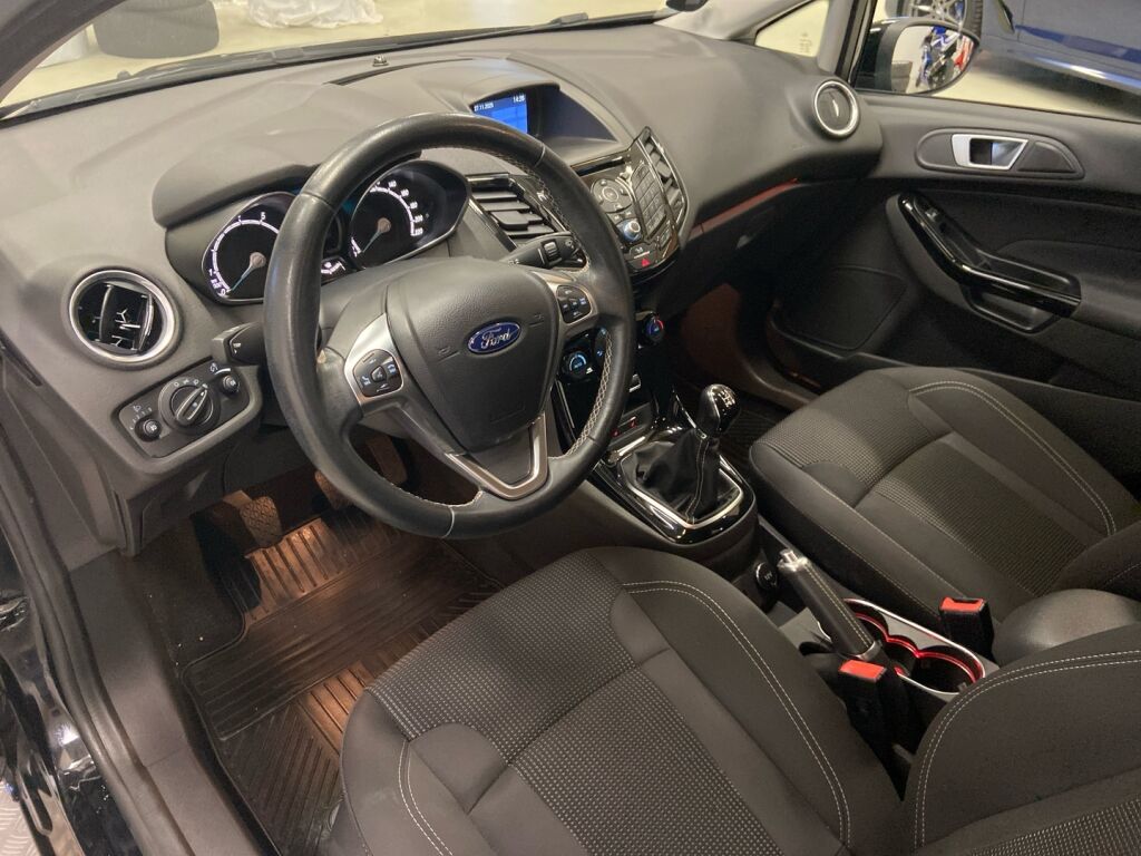 Ford Fiesta 2017 Musta