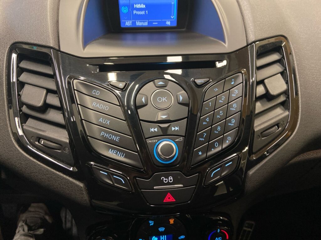 Ford Fiesta 2017 Musta